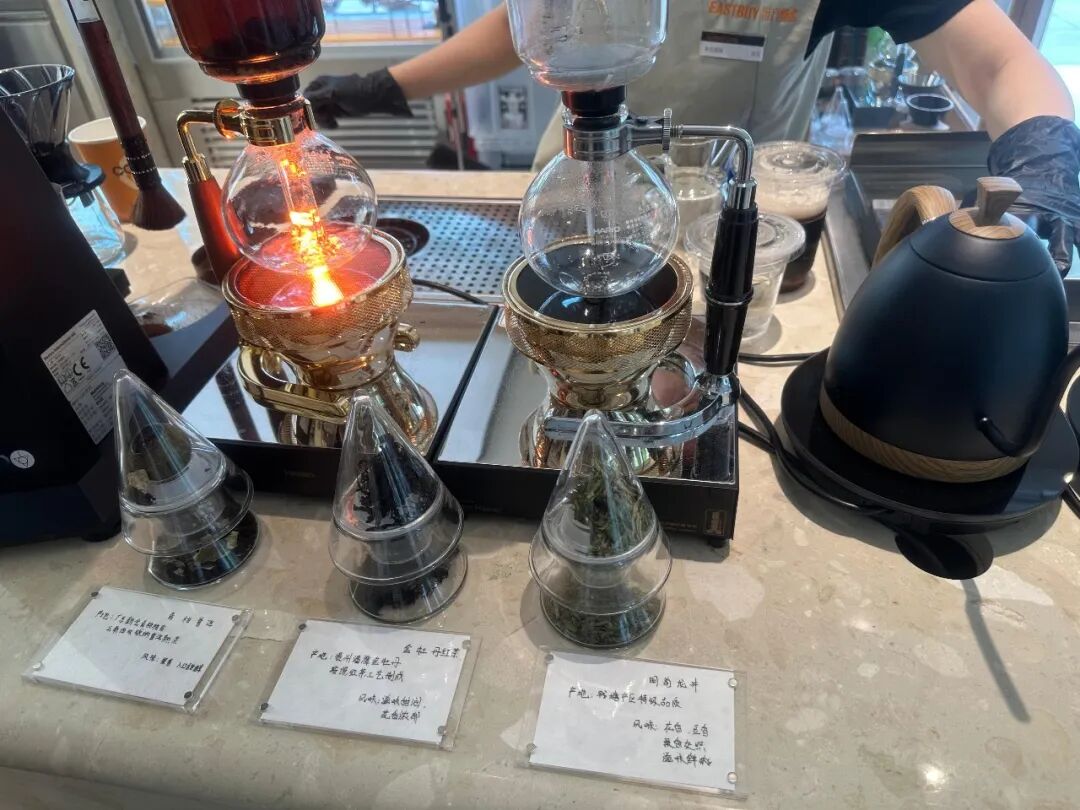 实探东方甄选线下首店，全是“俞敏洪味儿”