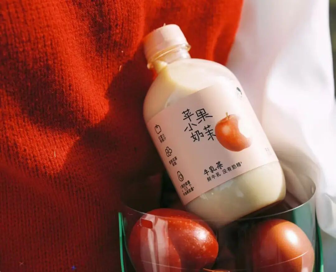 从杯子到瓶子，茶咖巨头们把生意做到了超市货架上