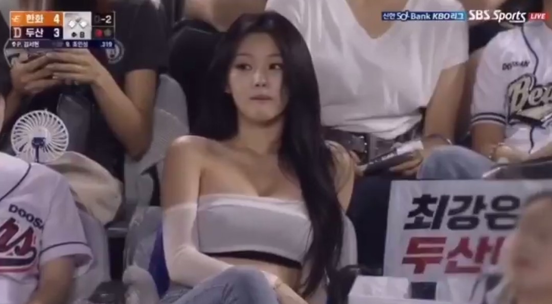 火到欧美的韩国棒球女神是AI生成 无数宅男梦碎