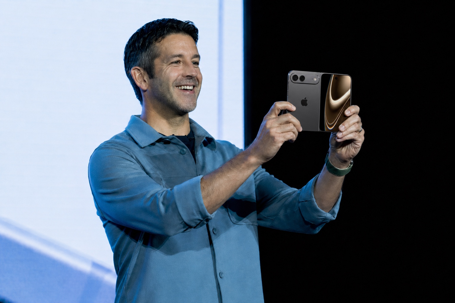 早报｜曝苹果未来将进入10个全新品类/内存涨疯了，三星手机部门面临史上首次亏损/DeepSeek V4成龙虾默认模型