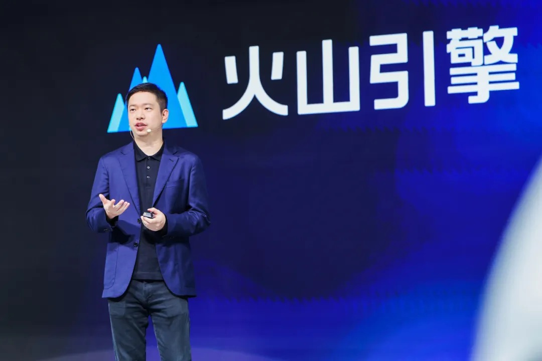 早报｜小米YU7 GT定档五月底/罗福莉：中美顶尖模型代差仅两三个月/餐馆「反向抹零」被立案调查