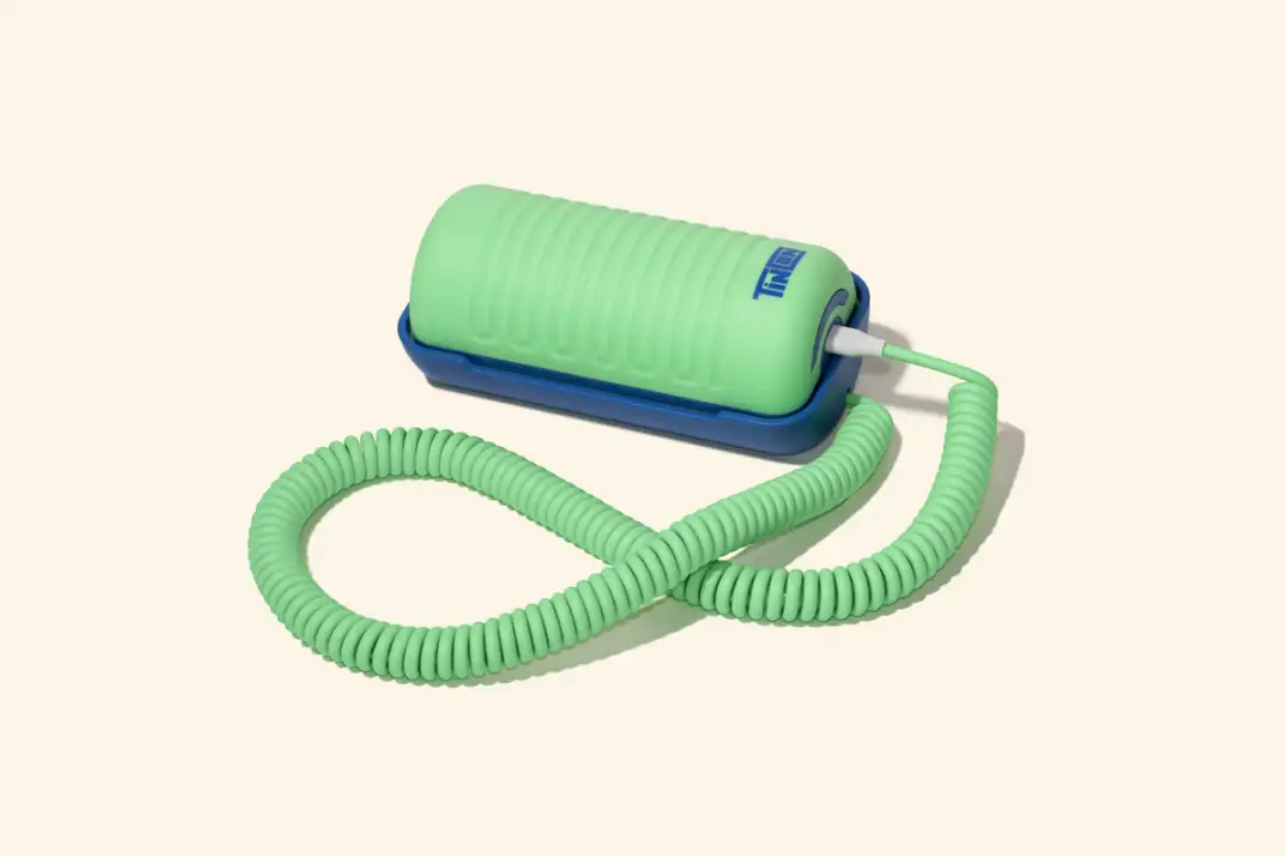 一台比小天才还猛的「反 AI 座机」，卖爆美国家长群