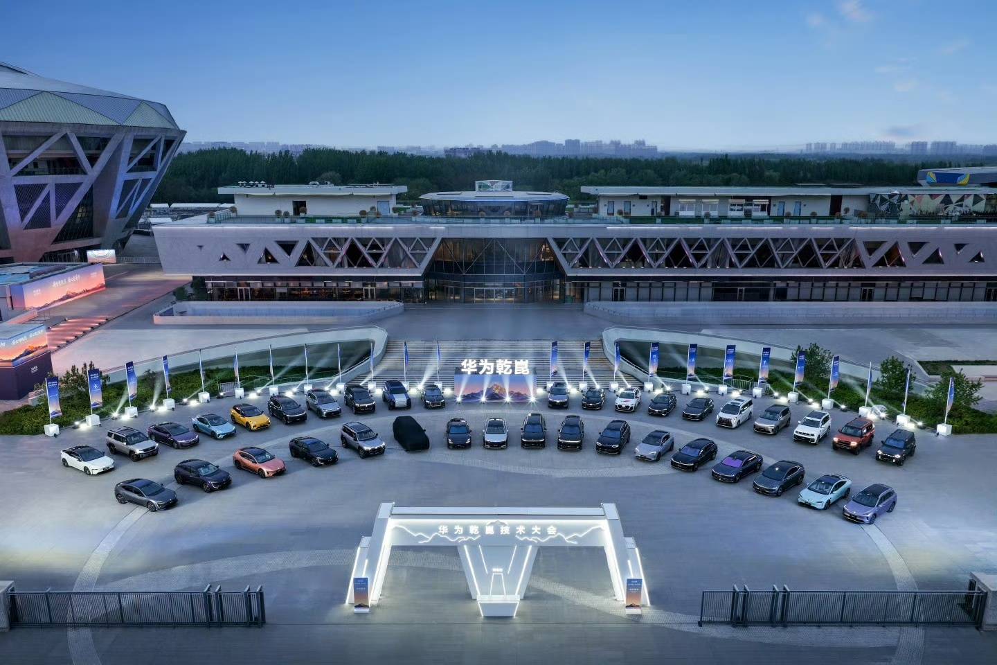 中国汽车的问题，除了新车太像，还有新车太多