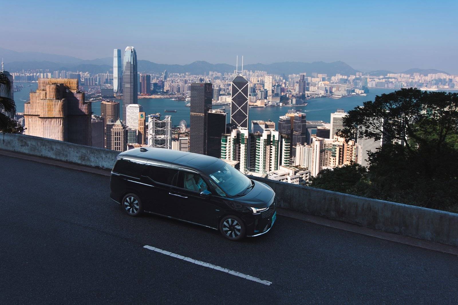 沃尔沃把「油、电、混」都摆上北京车展，99 岁的安全牌还要继续打丨北京车展