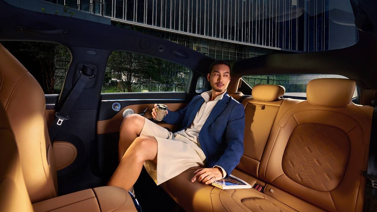 smart 精灵 6 号开启预售：从城市小车到豪华掀背，smart 变大了，也变得更复杂了丨北京车展