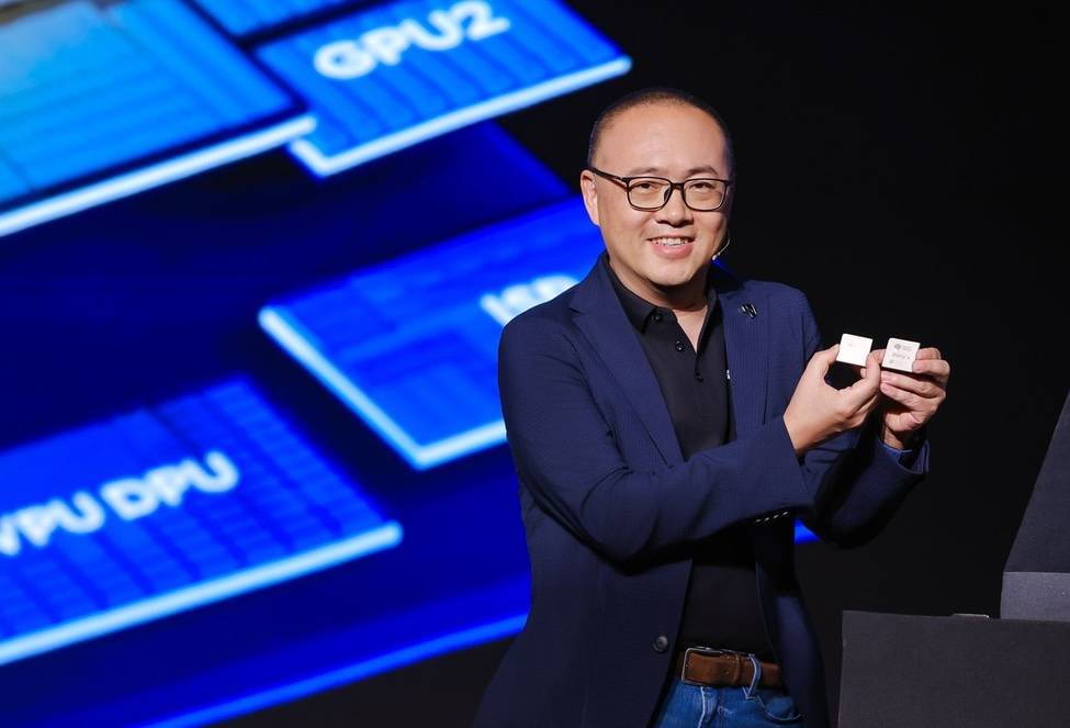 看齐特斯拉！地平线也有了属于它的「FSD+Grok」