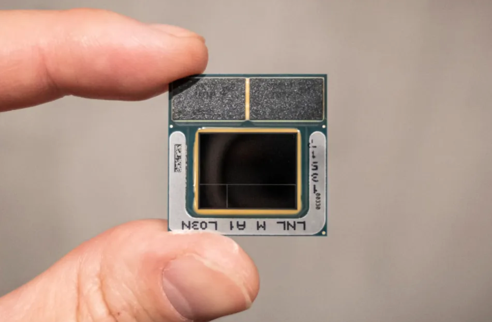 高通的「共享内存架构」，想让 Win 本追上 MacBook Pro