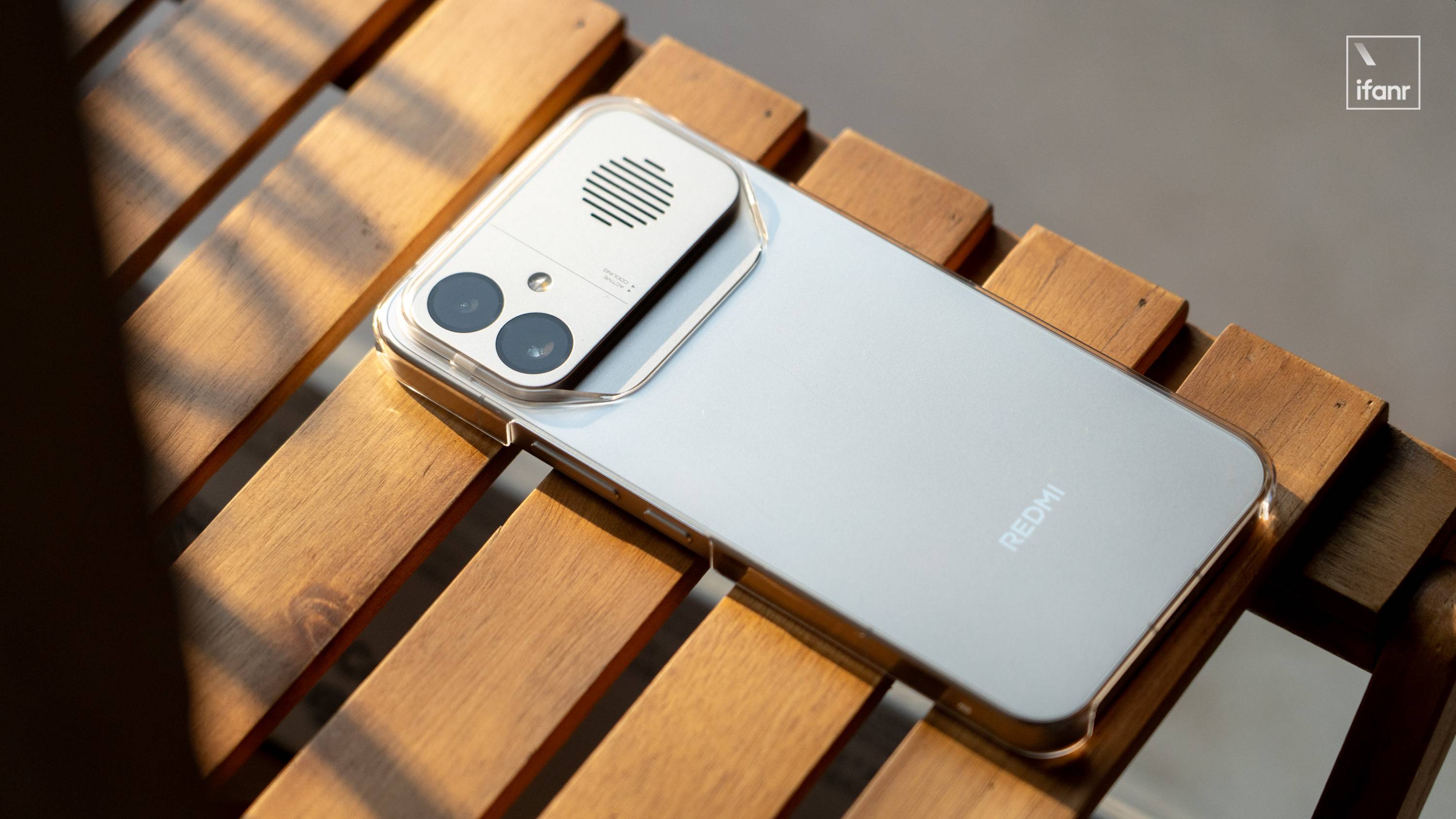 REDMI K90 Max 体验：内置风扇加独显，用最直接的方式造一台性能旗舰