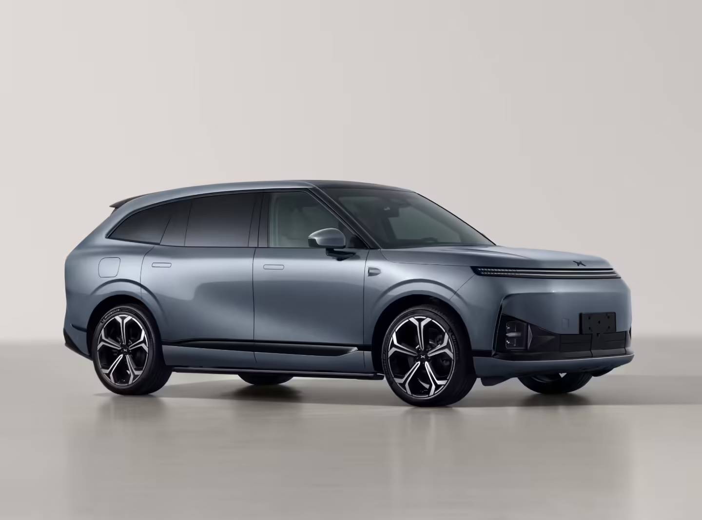 尊界首款 MPV V800 亮相工信部！理想 L6 设计焕新，小鹏发布多款 SUV 车型