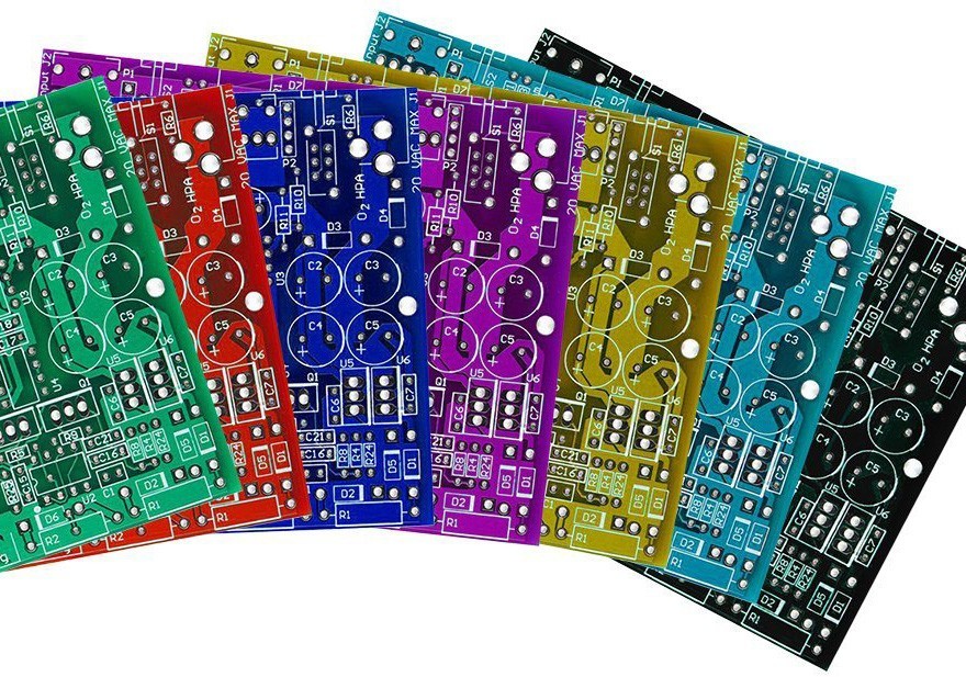 中东战事冲击电路板供应链：AI热潮叠加原料短缺 科技企业成本进一步承压