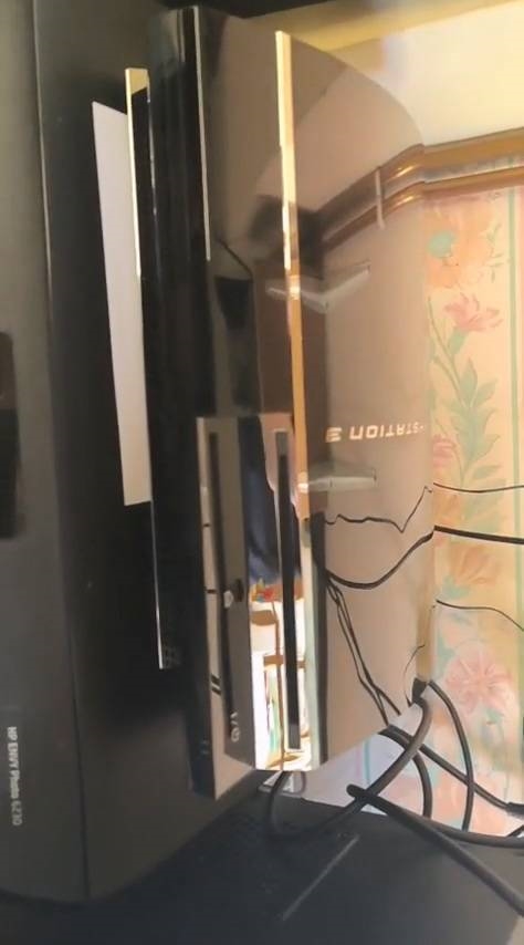 索尼最美主机 PS3抛光焕然一新引热议