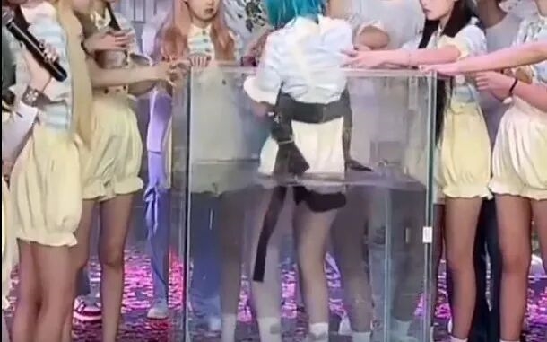 千万粉丝主播被实名举报未成年 曾强迫他人进鳄鱼鱼缸 账号已被封禁