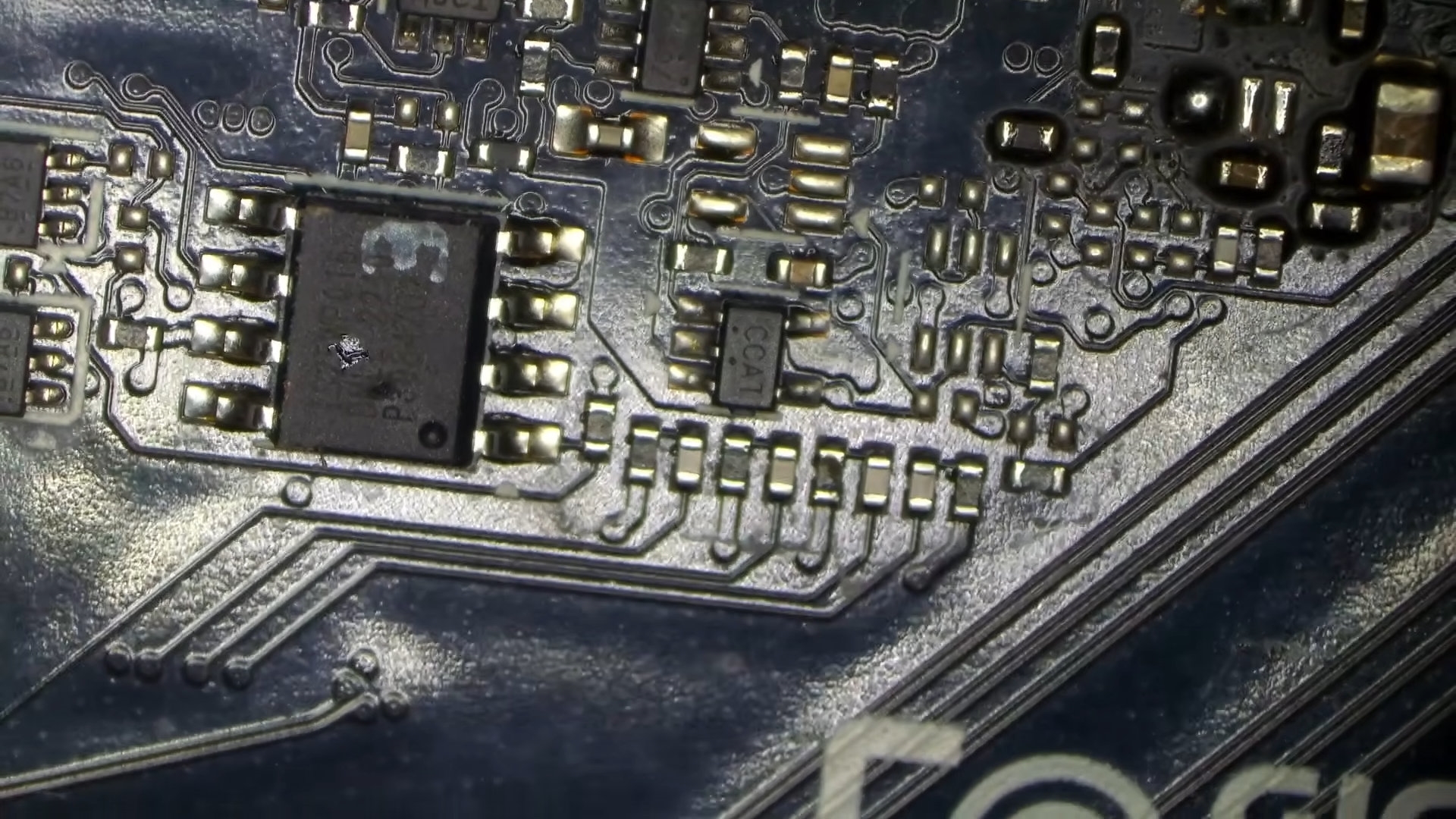 RTX 4090公版PCB改版时隔三年首度曝光 NVIDIA悄悄删了一颗芯片