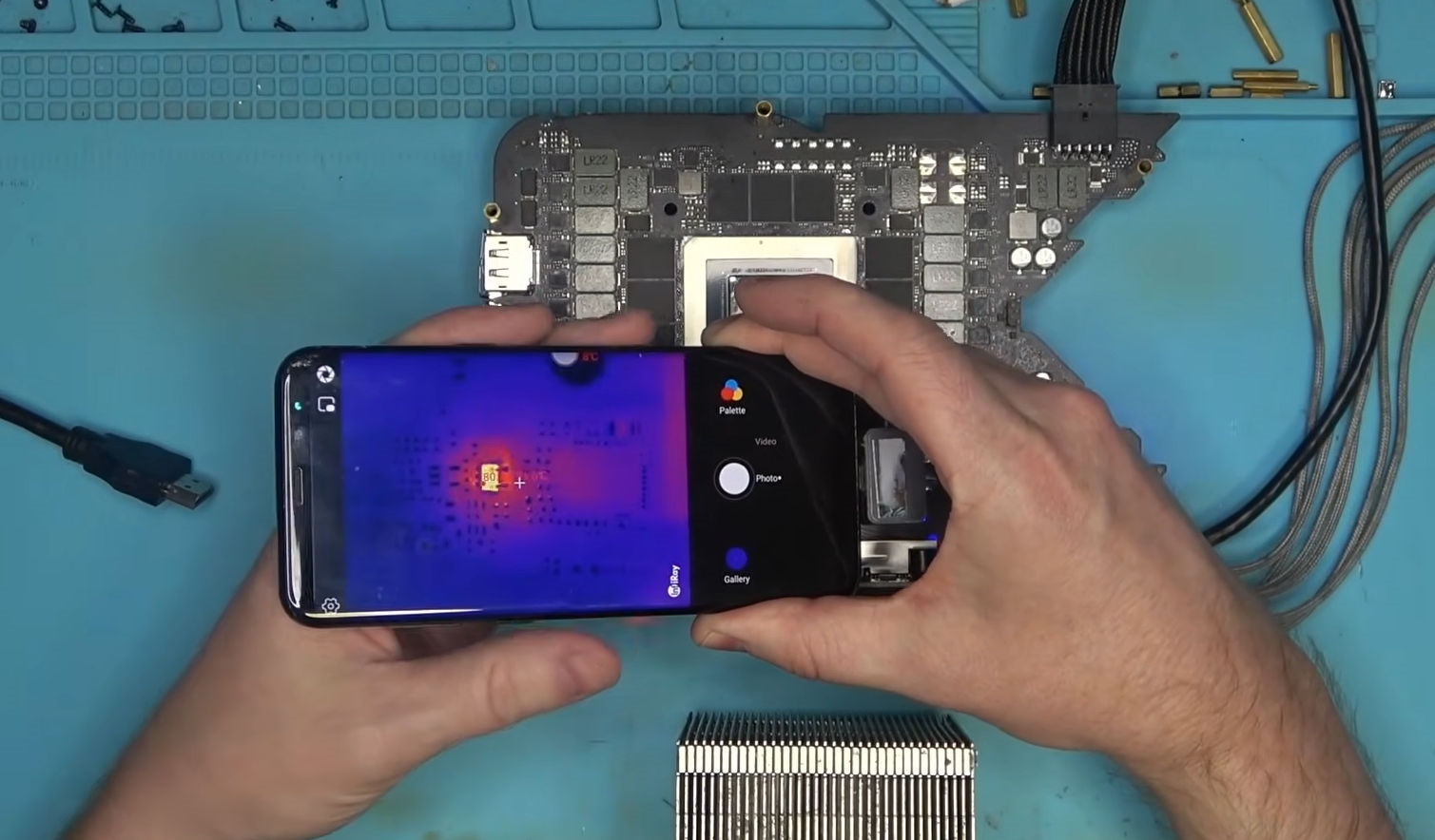 RTX 4090公版PCB改版时隔三年首度曝光 NVIDIA悄悄删了一颗芯片