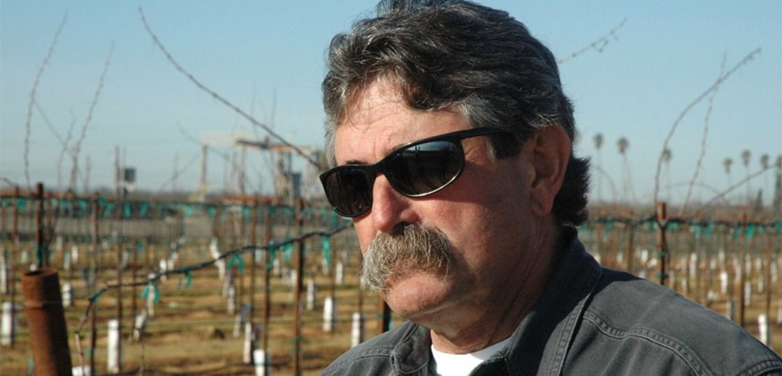 美国富豪非洲狩猎时遭象群踩死 只剩一团残肢断骸