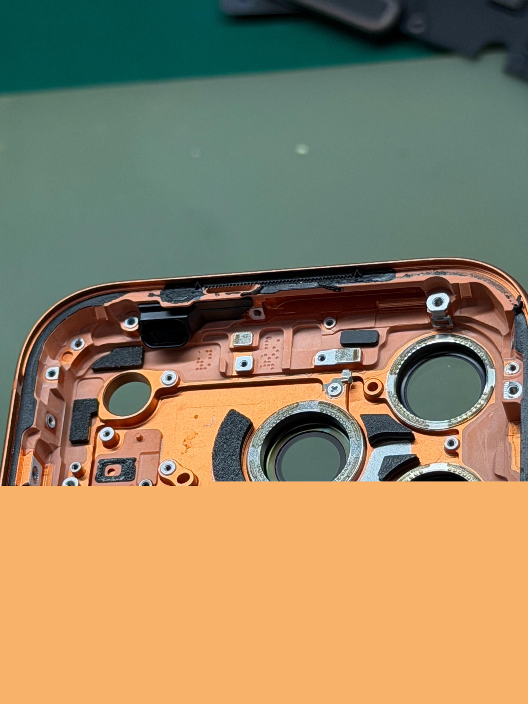 iPhone 17 Pro Max铝合金机身一碰就花 博主直呼苦不堪言