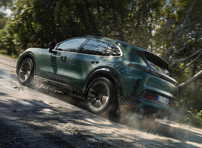 2.5秒破百！保时捷纯电Cayenne Turbo北京车展上市 售111.8万元起