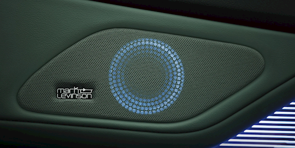 全新一代雷克萨斯ES上市 29.99万起