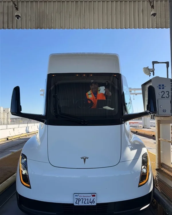 特斯拉Semi卡车开始量产
