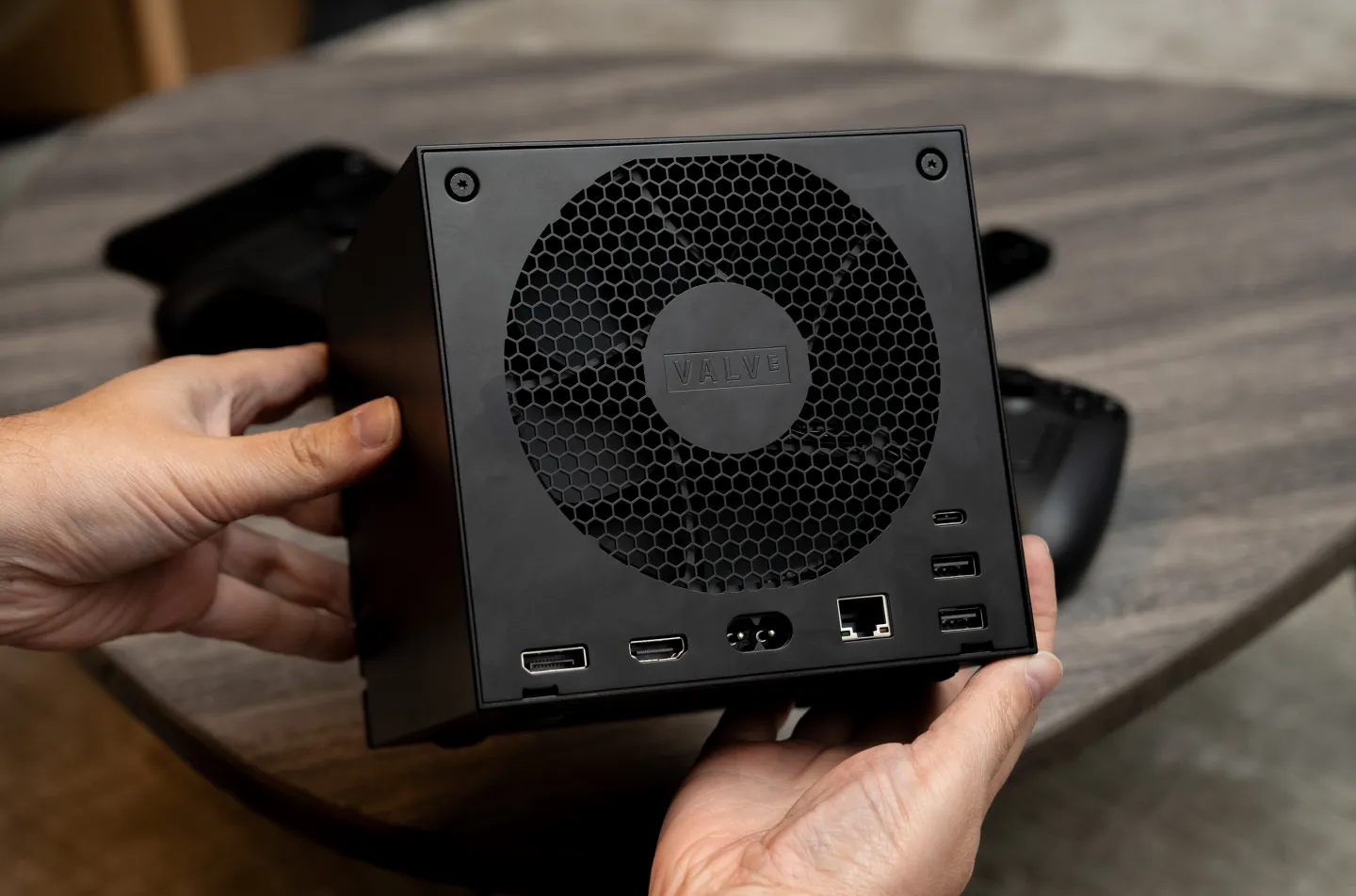 全新Steam主机在路上？Valve两天内向美国市场进口近50吨游戏机货物