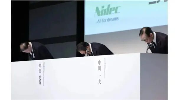 马化腾：腾讯AI发展不急于乱抢地盘，过去抢别人地盘基本失败了；思科拟裁员约4000人，投入更多资源到AI；林俊旸被曝创立新AI实验室